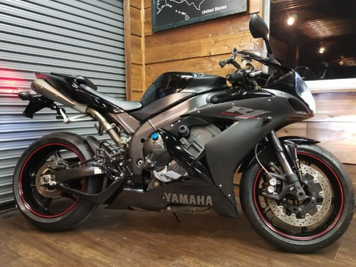 ヤマハ YZF-R1