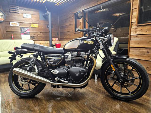 トライアンフ ストリートツイン (99.0万円)